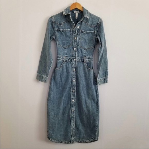 Elegant Denim Midi Dress - Picture 2 of 4